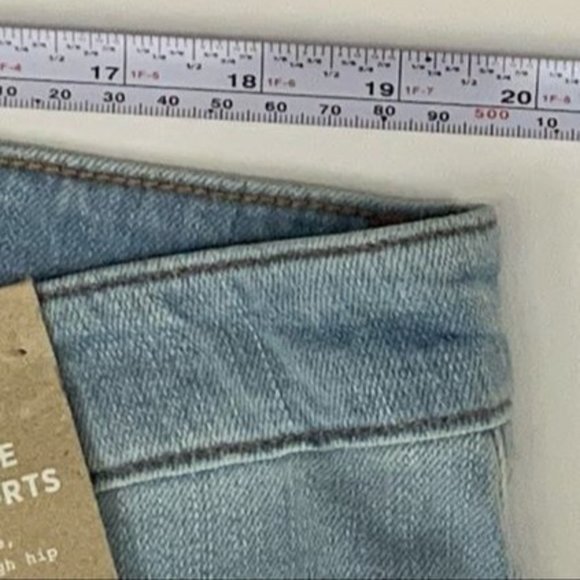 Madewell Womens denim shorts high rise Distressed 34 waist - Picture 11 of 16